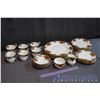 Image 1 : Complete 6 Place Setting, Royal Albert Old Country Roses With Cream and Sugar