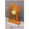 Image 2 : Vintage Wooden Mantle Clock with Key