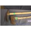 Image 2 : Axe & Pick