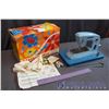 Image 2 : Vintage Debutant Little Betty Toy Sewing Machine
