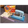 Image 3 : Vintage Debutant Little Betty Toy Sewing Machine