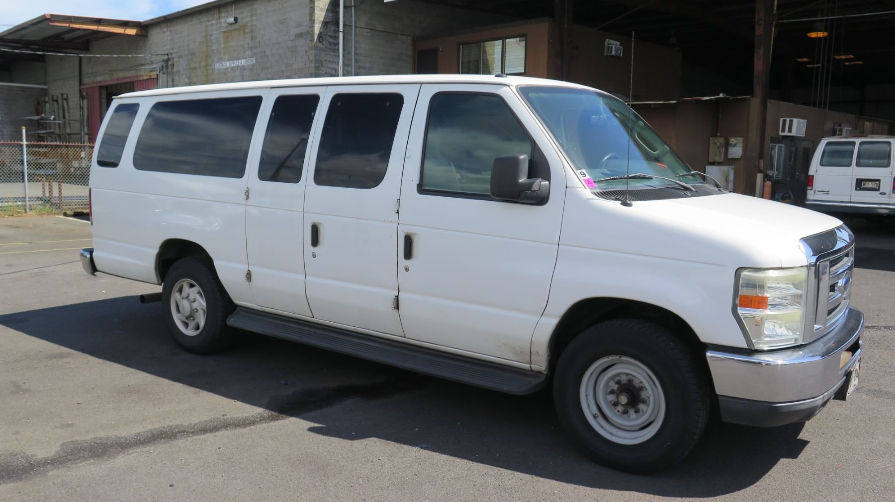 10 Ford E 350 Van Mileage 3 323 10 Ford E 350 Van Mileage 3 323