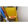 Image 2 : Yellow Mop Bucket w/ Mops