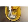 Image 3 : Yellow Mop Bucket w/ Mops
