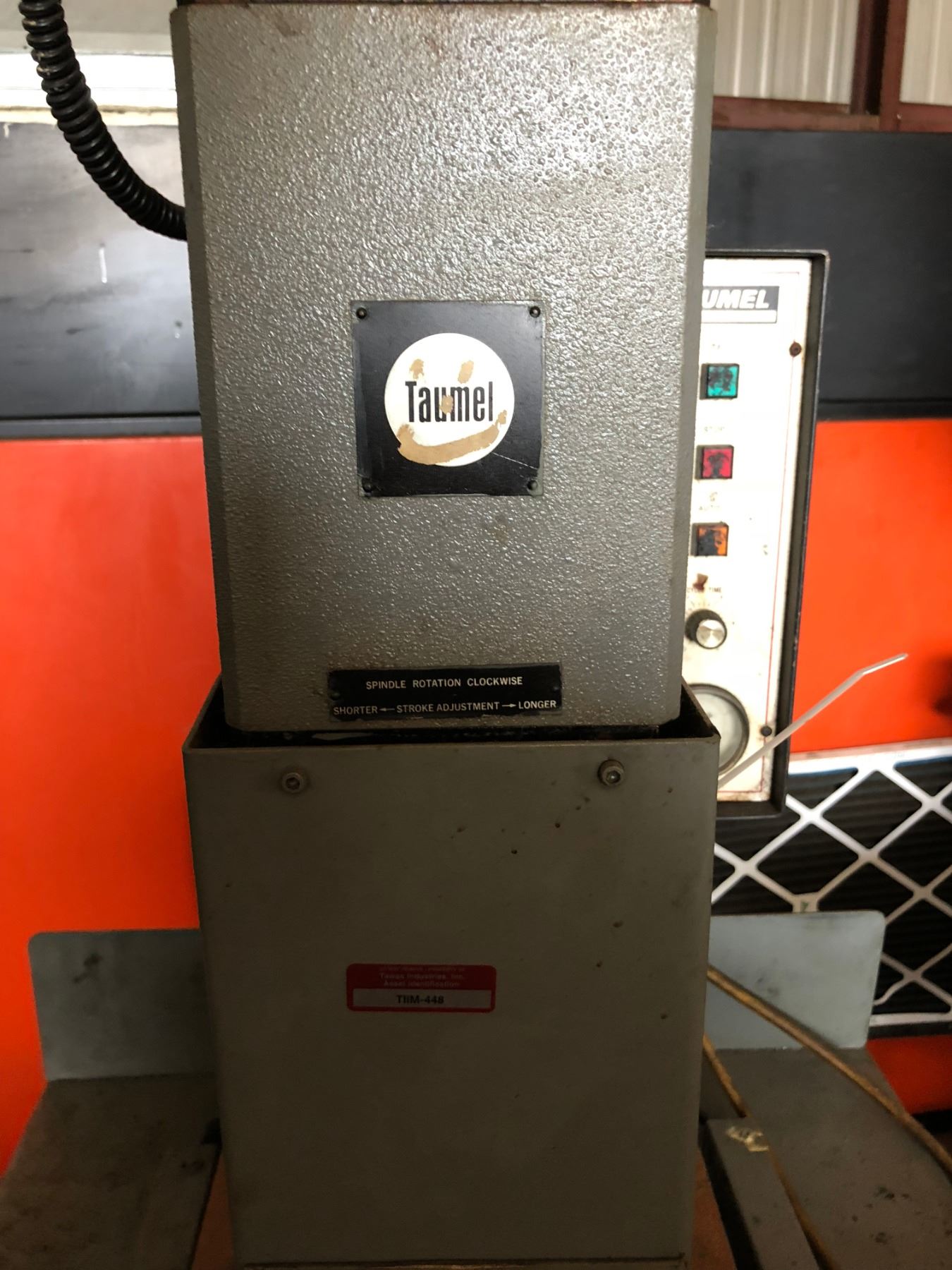 Taumel Assembly Systems Rivet Spinnter Model T-500 6453