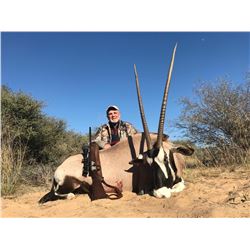 Kalahari hunt for two Hunters