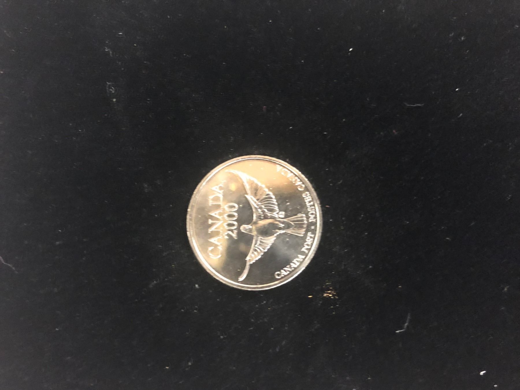 2000 THE OFFICIAL MILLENNIUM KEEPSAKE COIN AND STAMP SET