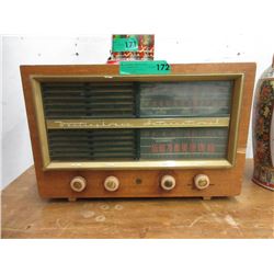 Vintage Westinghouse International Band Radio