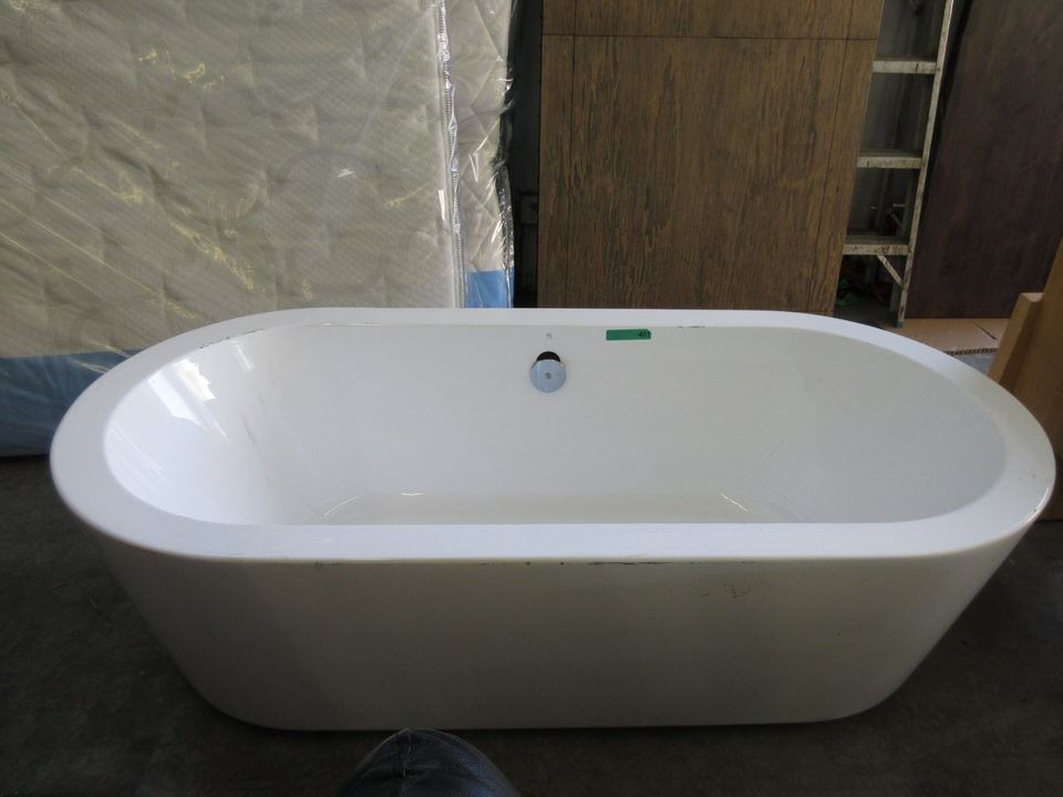 6 Foot Acrylic Soaker Tub