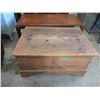 Image 1 : Vintage Wood Chest/Coffee Table