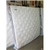 Image 1 : New King Size Kingsdown Mattress