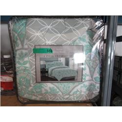 New Queen Size 8 Piece Bed in a Bag - Green