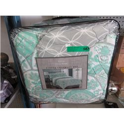 New Queen 8 Piece Size Bed in Bag - Green