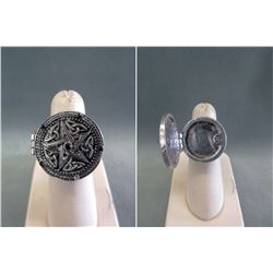 Very Unique Pentagram Ring w/ Hidden Compartment