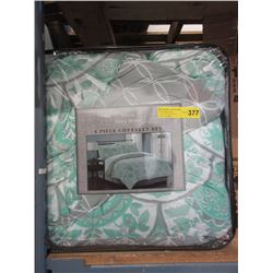 New 8 Piece Queen Size Bed in a Bag - Green