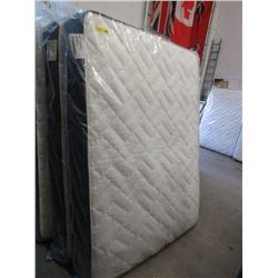 New Queen Size Kingsdown Tight Top Mattress