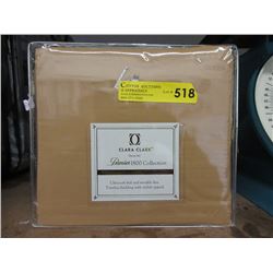 New Queen Size 3 Piece Duvet Set - Gold