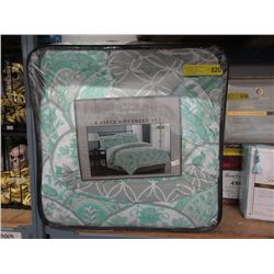 New Queen Size 8 Piece Bed in a Bag - Green