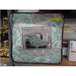 New Queen Size 8 Piece Bed in a Bag - Green
