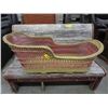 Image 1 : Vintage Wicker Bassinet