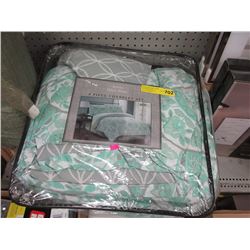 New King Size 8 Piece Bed in a Bag - Green