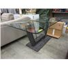 Image 1 : New Contemporary Glass Top Dining Table