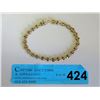 Image 1 : 10KT Gold and Diamond 7" Bracelet