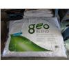 Image 1 : 2 New Standard Size Geo Blend Pillows