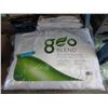 Image 1 : 2 New Standard Size Geo Blend Pillows