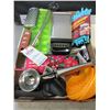 Image 1 : Flat full of Kitchen Items / grater / set of 4 spreaders scoop & more