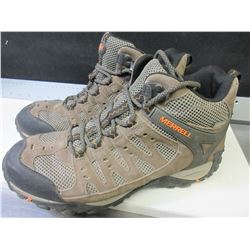 Merrell waterproof Hikers size 8 cust returned wrong size did not fit right