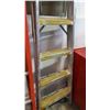 Image 2 : 6 FOOT ALUMINUM A FRAME LADDER