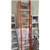 Image 1 : FIBERGLASS ALRIGHT EXTENTION LADDER
