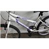 Image 2 : WHITE SUPERCYCLE BIKE
