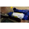 Image 2 : 2 TON BOTTLE JACK AND ANGLE GRINDER