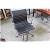 Image 1 : MODERN CHROME OFFICE CHAIR