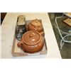 Image 1 : 2 BEAN CROCKS AND VINTAGE TOASTER