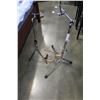 Image 1 : 2 VINTAGE GUITAR STANDS