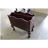 Image 1 : MAHOGANY QUEEN ANNE MAGAZINE RACK