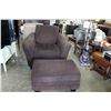 Image 2 : BROWN UPHOLSTERED ARMCHAIR AND OTTOMAN