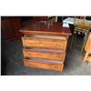 Image 2 : 3 DRAWER DRESSER