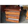 Image 2 : 3 DRAWER DRESSER
