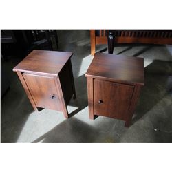 PAIR OF MODERN 1 DOOR NIGHTSTANDS