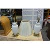 Image 3 : PAIR OF WHITE LAMPS W/ SHADES