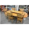 Image 4 : OAK TABLE W/ 5 CHAIRS AND 2 LEAVES