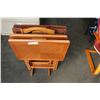 Image 1 : 4 OAK TV TRAYS ON STAND