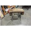 Image 1 : ANTIQUE SINGER TREADLE SEWING MACHINE