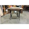 Image 2 : ANTIQUE SINGER TREADLE SEWING MACHINE