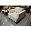 Image 2 : MICROFIBER ARM CHAIR