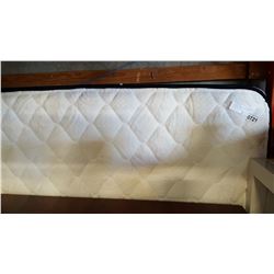 KINGSDOWN DEMSEY DOUBLE SIZE MATTRESS AND BOX